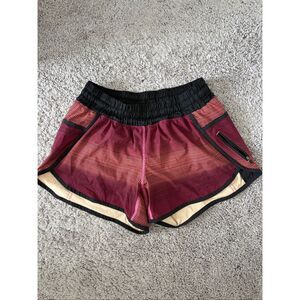 Lululemon Tracker Short III in the Simply Radiant Pink Paradise Black Size 6